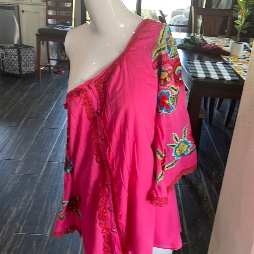 Embroidered blouse